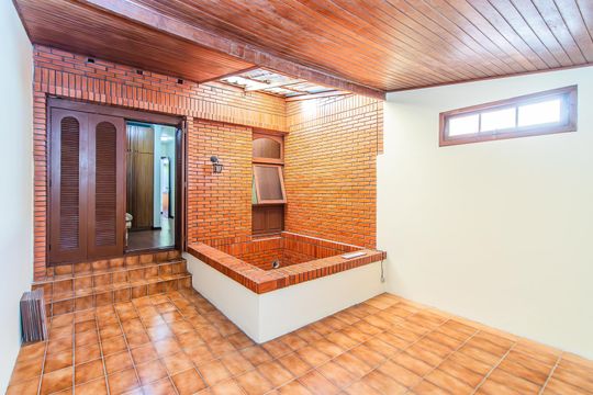 Casa para alugar com 3 quartos, 243m² em Menino Deus, Porto Alegre
