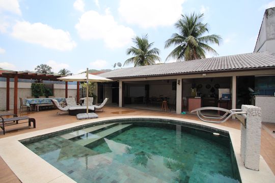 Área Externa de casa de condomínio para alugar com 4 quartos, 271m² em Jacarepaguá, Rio de Janeiro