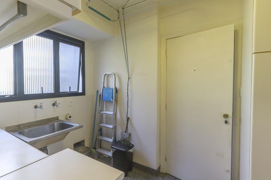 Área de Serviço de apartamento à venda com 5 quartos, 182m² em Itaim Bibi, São Paulo
