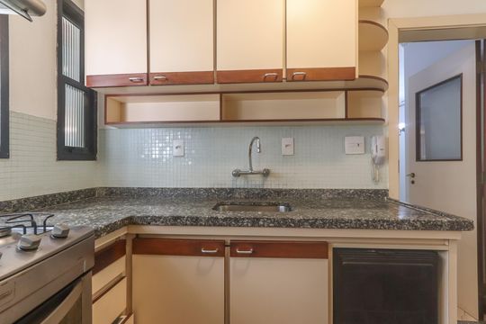 Cozinha de apartamento à venda com 5 quartos, 182m² em Itaim Bibi, São Paulo