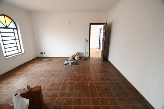Sala 1 de casa à venda com 3 quartos, 330m² em Jardim Quarto Centenário, Campinas