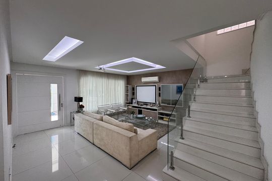 Sala de casa de condomínio à venda com 4 quartos, 450m² em Barra da Tijuca, Rio de Janeiro