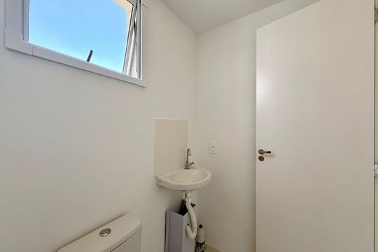 Banheiro  de kitnet/studio para alugar com 1 quarto, 25m² em Itaim Bibi, São Paulo