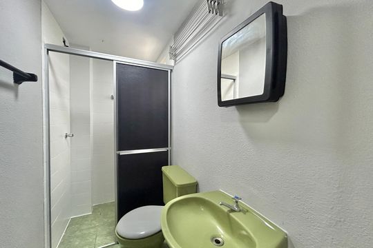 Banheiro de kitnet/studio à venda com 1 quarto, 34m² em Centro, São Leopoldo