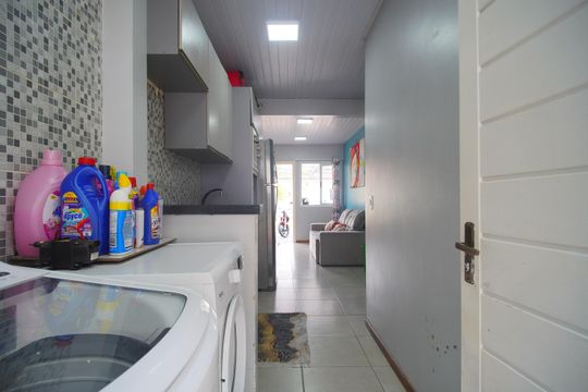 Cozinha de casa de condomínio à venda com 2 quartos, 48m² em Feitoria, São Leopoldo