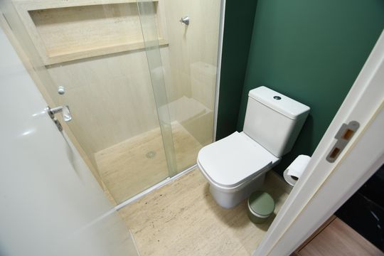 Banheiro de casa de condomínio à venda com 1 quarto, 40m² em Cambuí, Campinas