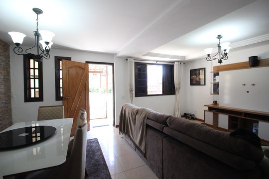 Sala de casa de condomínio à venda com 4 quartos, 250m² em Taquara, Rio de Janeiro