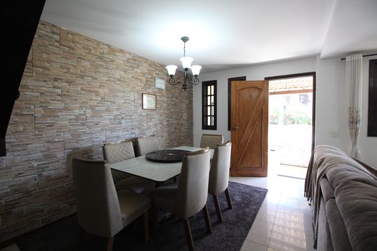 Sala de casa de condomínio à venda com 4 quartos, 250m² em Taquara, Rio de Janeiro