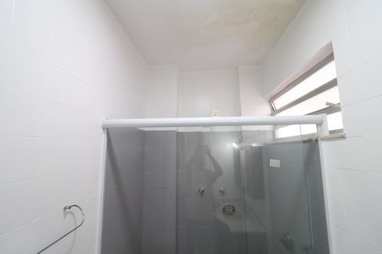 Banheiro Social de apartamento para alugar com 3 quartos, 84m² em Tauá, Rio de Janeiro