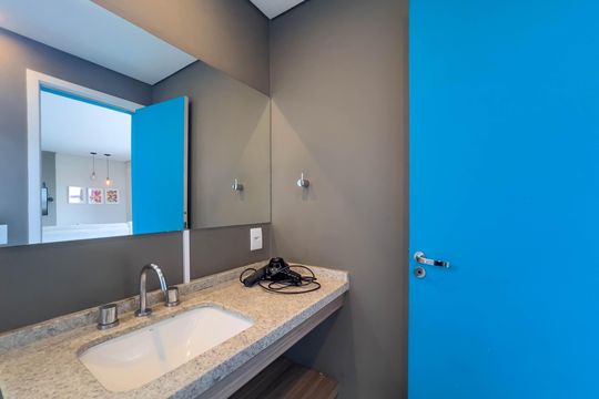 Banheiro de apartamento à venda com 1 quarto, 50m² em Vila Dom Pedro I, São Paulo