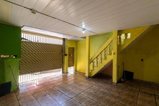Garagem de casa à venda com 3 quartos, 150m² em Conjunto Habitacional Aguia de Haia, São Paulo