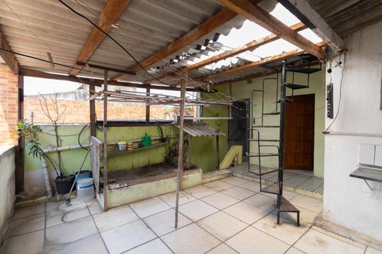 Varanda de casa à venda com 3 quartos, 150m² em Conjunto Habitacional Aguia de Haia, São Paulo