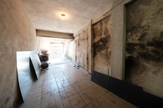 Garagem de casa à venda com 3 quartos, 270m² em Jardim Danfer, São Paulo