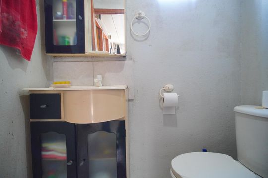 Banheiro de apartamento à venda com 2 quartos, 45m² em Rio dos Sinos, São Leopoldo