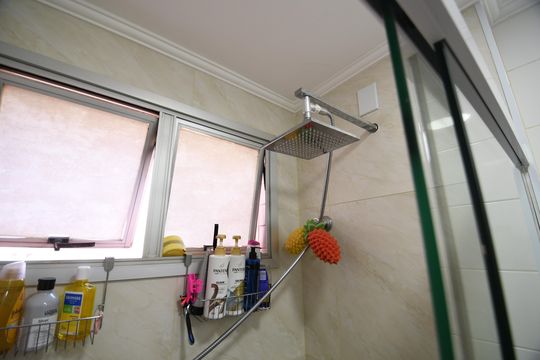 Banheiro de apartamento à venda com 1 quarto, 50m² em Centro, Campinas