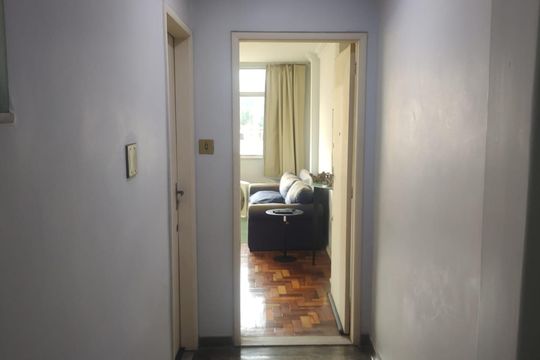 Corredor de apartamento à venda com 2 quartos, 65m² em Centro, Niterói