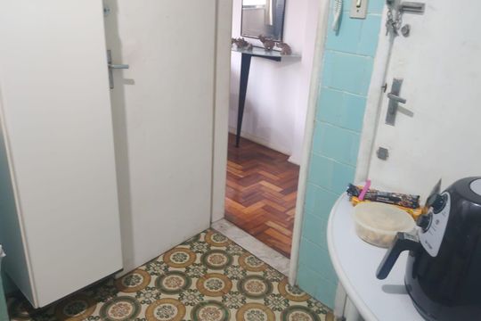 Cozinha de apartamento à venda com 2 quartos, 65m² em Centro, Niterói