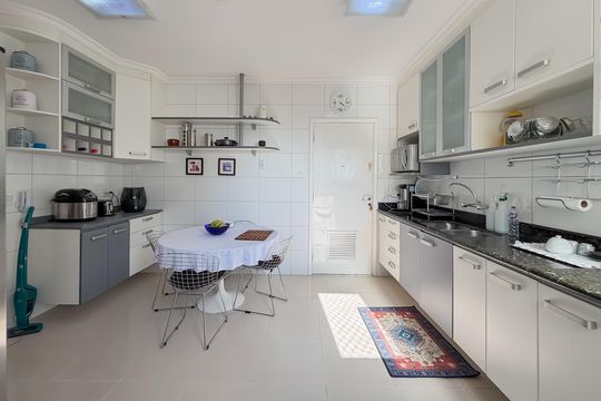 Cozinha de apartamento à venda com 3 quartos, 133m² em Ipiranga, São Paulo