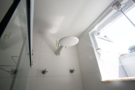 Banheiro da Suíte de casa de condomínio à venda com 3 quartos, 119m² em Jacarepaguá, Rio de Janeiro