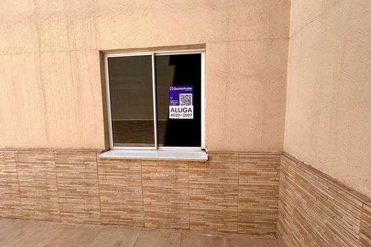 Placa instalada na fachada do imovel de apartamento à venda com 2 quartos, 62m² em Jardim Barbosa, Guarulhos