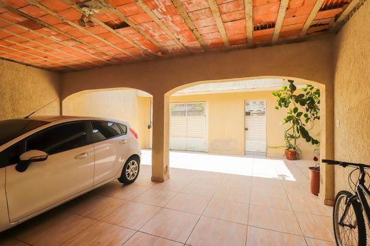 Garagem de casa à venda com 2 quartos, 149m² em Parque Guarani, São Paulo