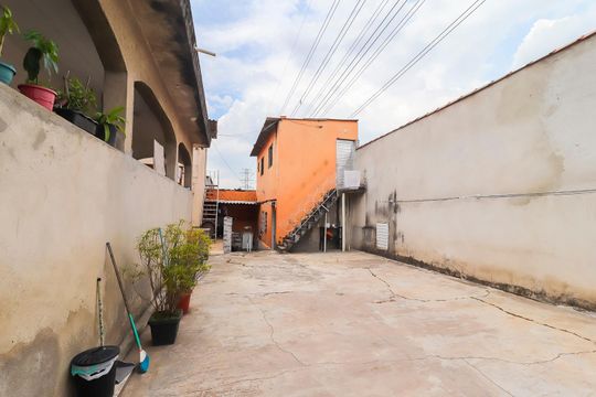 Quintal de casa à venda com 2 quartos, 149m² em Parque Guarani, São Paulo