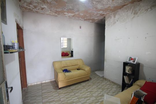 Sala de casa à venda com 2 quartos, 105m² em Santa Cruz Industrial, Contagem