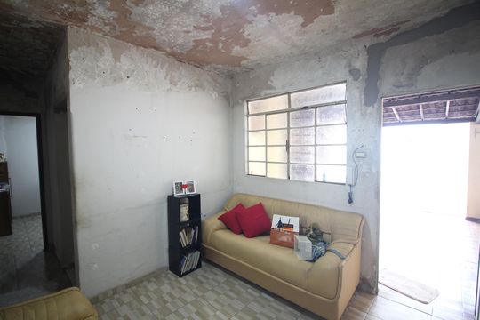 Sala de casa à venda com 2 quartos, 105m² em Santa Cruz Industrial, Contagem