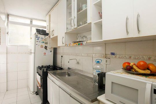 Cozinha + Área de Serviço de apartamento à venda com 3 quartos, 87m² em Petrópolis, Porto Alegre