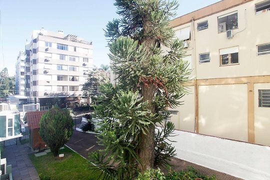 Sala Vista de apartamento à venda com 3 quartos, 87m² em Petrópolis, Porto Alegre