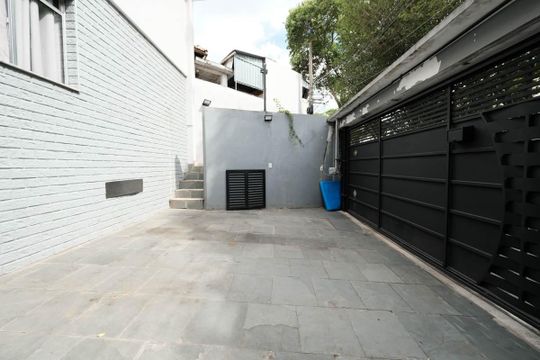 Garagem de casa à venda com 3 quartos, 111m² em Cidade Patriarca, São Paulo