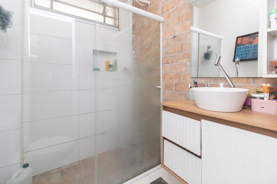 Banheiro de apartamento para alugar com 2 quartos, 64m² em Cidade Baixa, Porto Alegre