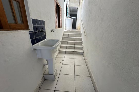 Área de Serviço de casa para alugar com 1 quarto, 45m² em Jardim Julio, Barueri