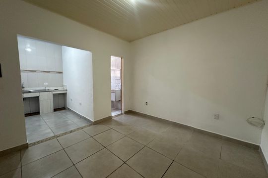 Sala de casa para alugar com 1 quarto, 45m² em Jardim Julio, Barueri