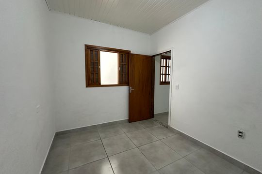 Quarto de casa para alugar com 1 quarto, 45m² em Jardim Julio, Barueri