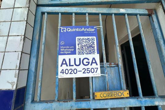 Fachada de casa para alugar com 1 quarto, 45m² em Jardim Julio, Barueri