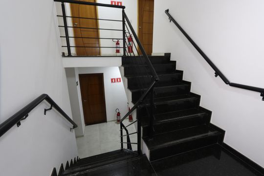 Escadas de apartamento à venda com 1 quarto, 48m² em Vila Lucia, São Paulo