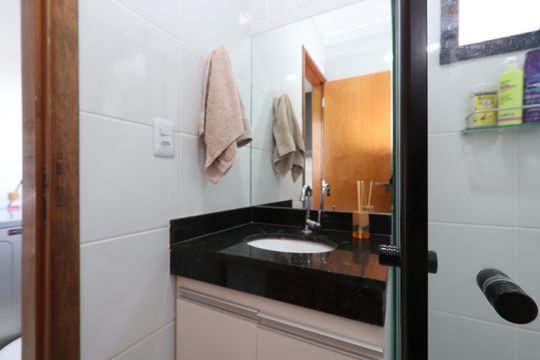 Banheiro de apartamento à venda com 1 quarto, 48m² em Vila Lucia, São Paulo