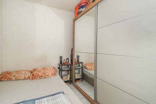 Quarto de apartamento à venda com 2 quartos, 42m² em Jardim Dona Leopoldina, Porto Alegre