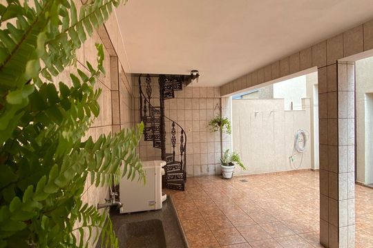 Casa à venda com 3 quartos, 171m² em Vila Santa Rosa, Jundiaí