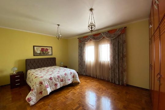 Casa à venda com 3 quartos, 171m² em Vila Santa Rosa, Jundiaí