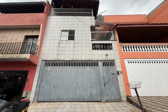 Fachada de casa à venda com 3 quartos, 130m² em Jardim Vergueiro, São Paulo