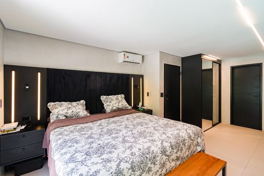 Casa à venda com 5 quartos, 500m² em Jardim Morumbi, São Paulo