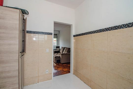 Cozinha e Área de Serviço de apartamento à venda com 3 quartos, 87m² em Vila Jardim, Porto Alegre