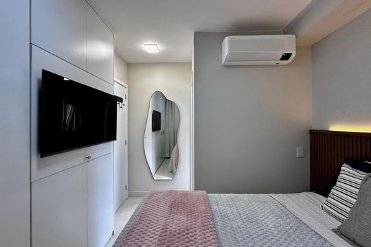 Suíte  de apartamento à venda com 1 quarto, 48m² em Vila Sao Francisco (zona Sul), São Paulo