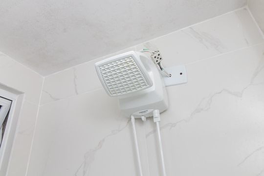 Banheiro de apartamento à venda com 1 quarto, 28m² em Centro Histórico, Porto Alegre