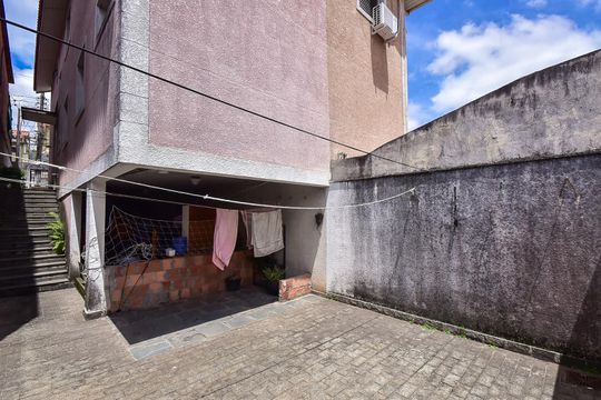 Quintal de casa à venda com 3 quartos, 125m² em Jardim Monte Kemel, São Paulo