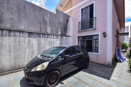 Garagem de casa à venda com 3 quartos, 125m² em Jardim Monte Kemel, São Paulo