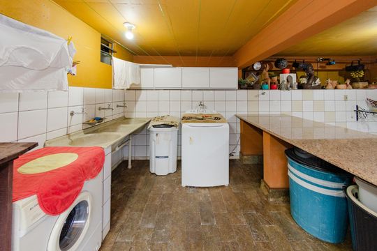 Área de serviço de casa para alugar com 4 quartos, 560m² em Marajó, Belo Horizonte