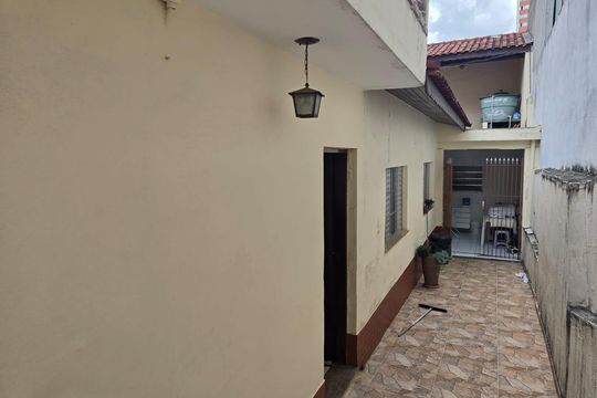 Corredor  de casa à venda com 2 quartos, 140m² em Jardim Terezopolis, Guarulhos